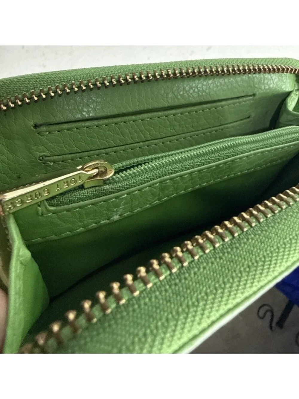 Tory Burch Green Zip-Around Wristlet Womens Wallet with Logo & Credit Card